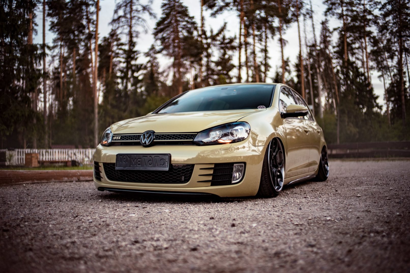 Volkswagen Golf 7 GTI stance