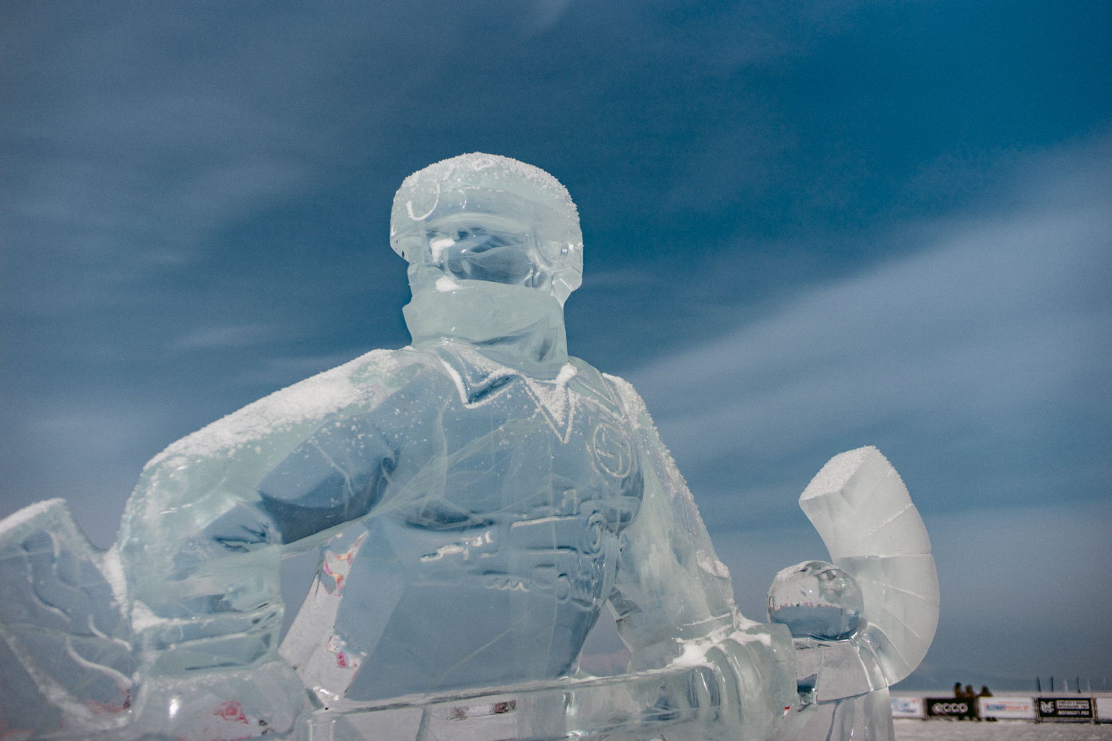 Фигура из Льда на Байкале